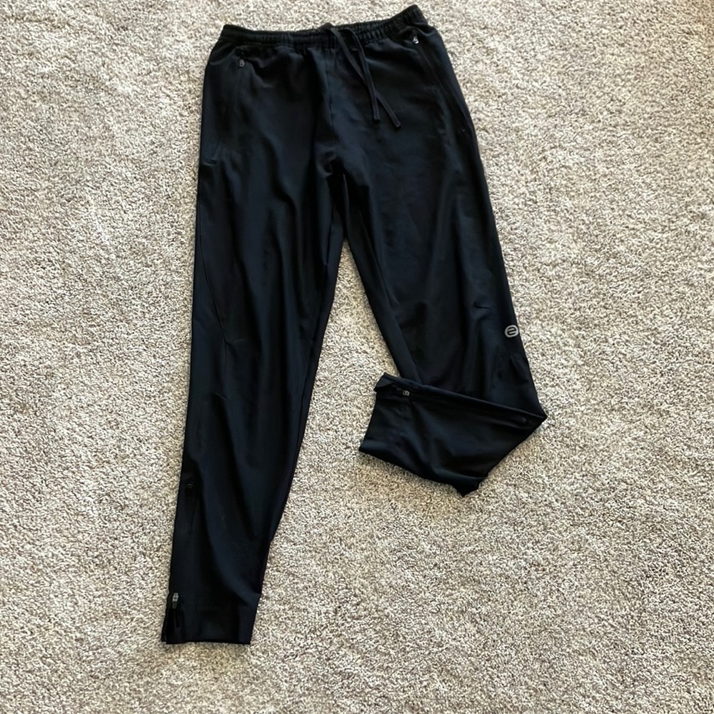 Black medium men’s etonic athletic pants